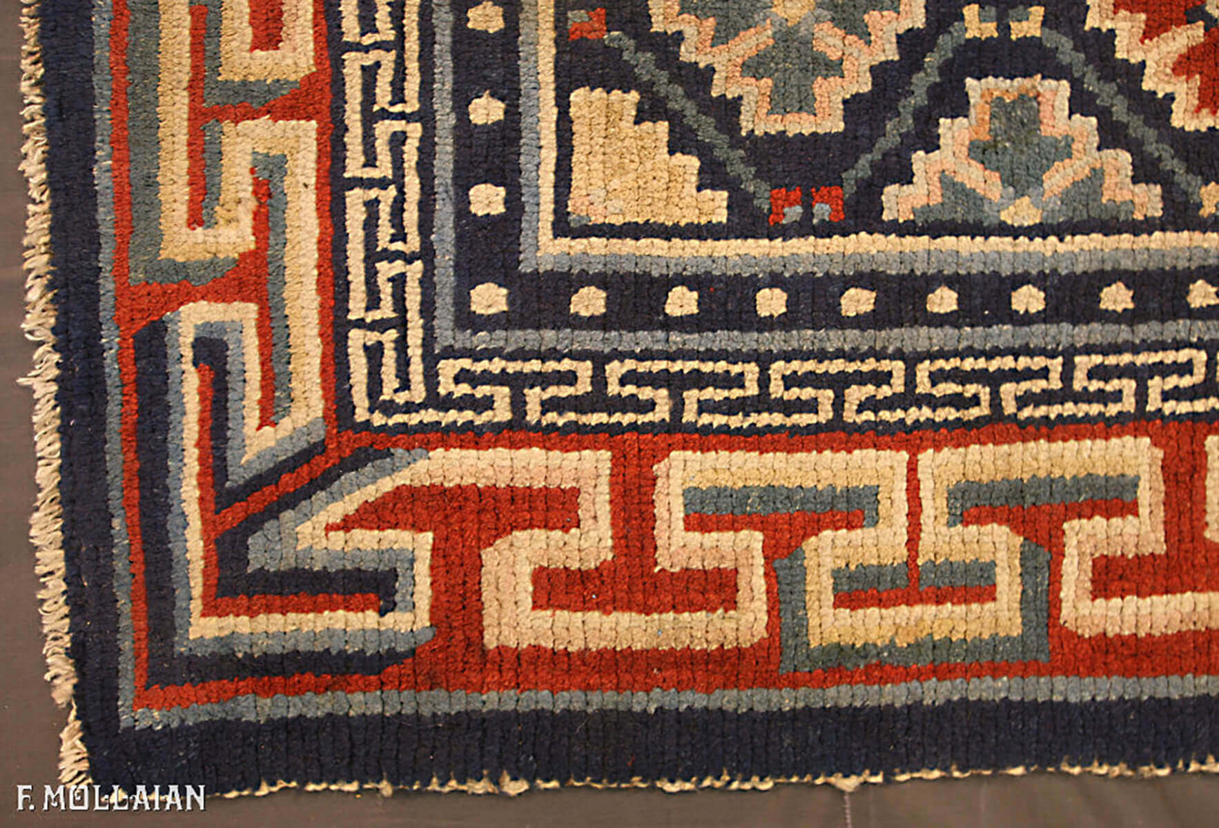 Antique Tibetan Rug n°:67536945